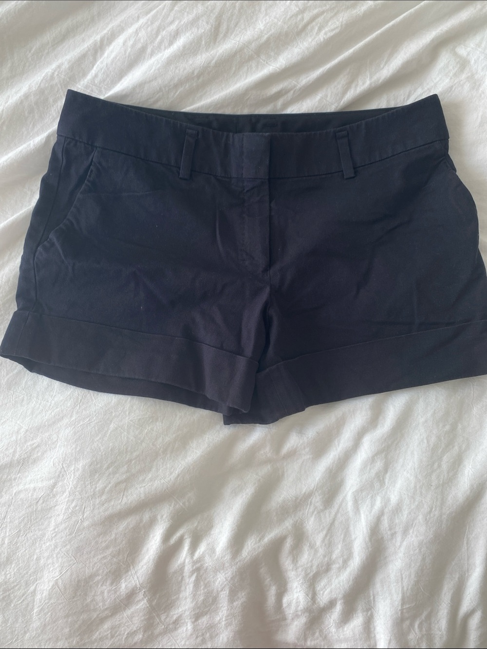 Aritzia Babaton Classic Women's Black Cuffed Shorts